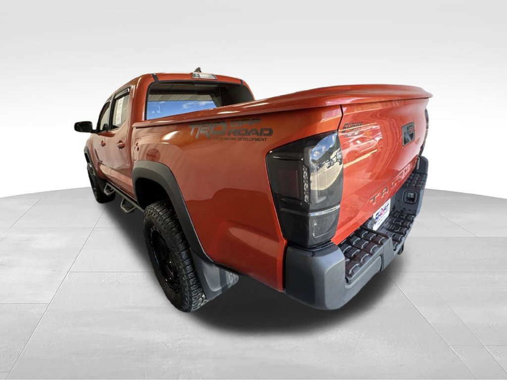 Used 2017 Toyota Tacoma TRD Off-Road w/ Tow Package (A/T) AWD/4WD image 10