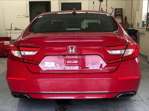 Used 2018 Honda Accord Sport image 4