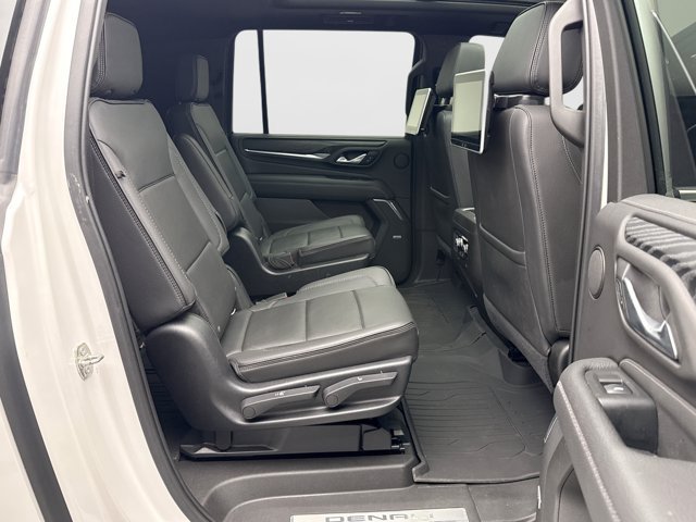 Used 2021 GMC Yukon XL Denali w/ Denali Premium Package AWD/4WD image 21