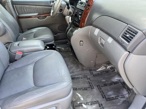 Used 2005 Toyota Sienna XLE AWD/4WD image 19