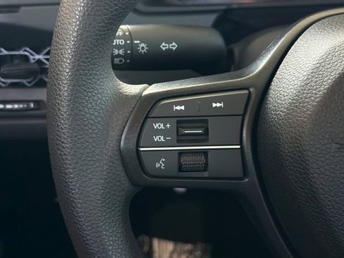 Used 2025 Honda Accord LX image 28
