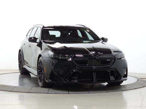 Used 2026 BMW M5 Touring AWD/4WD image 1