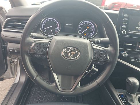 Used 2023 Toyota Camry SE FWD image 7