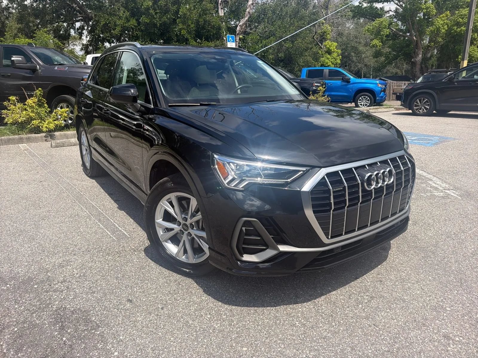 Used 2025 Audi Q3 2.0T Premium AWD/4WD image 6