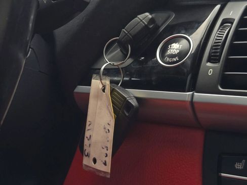 Used 2013 BMW X5 M image 32