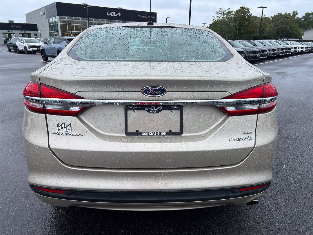 Used 2018 Ford Fusion SE FWD image 5