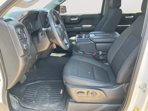 Used 2022 Chevrolet Silverado 1500 Custom Trail Boss w/ LPO, Dark Essentials Package AWD/4WD image 9