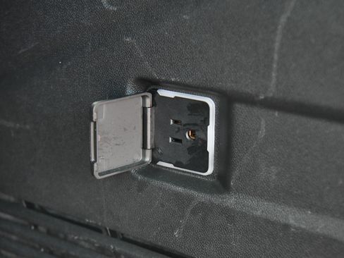 Used 2025 Chevrolet Tahoe LT image 54