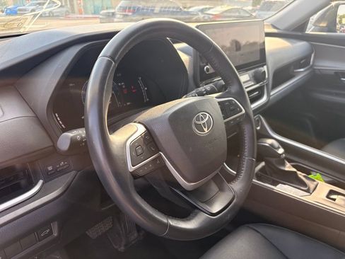 Used 2025 Toyota Grand Highlander AWD image 10
