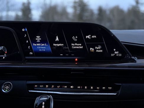 Certified 2024 Cadillac Escalade Sport Platinum w/ LPO, ONYX Package image 38