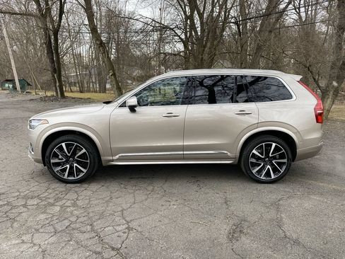 Used 2023 Volvo XC90 B6 Plus AWD/4WD image 4