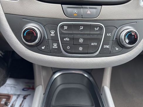 Used 2020 Chevrolet Malibu LT FWD image 23