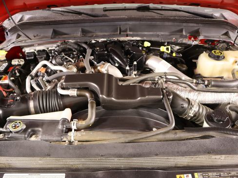 Used 2016 Ford F250 Lariat w/ Chrome Package image 19