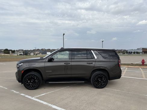 Used 2021 Chevrolet Tahoe LS AWD/4WD image 2