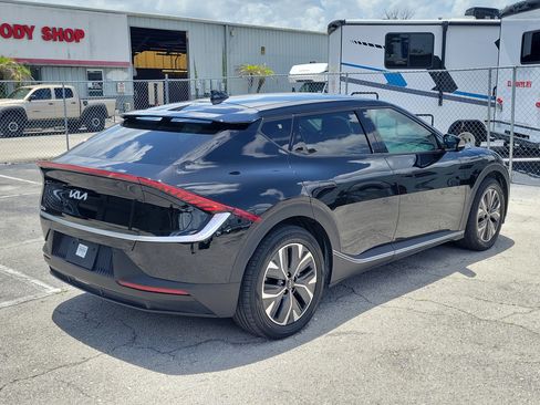 Used 2024 Kia EV6 Light RWD image 4