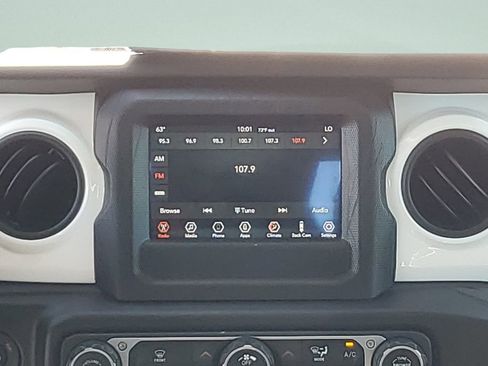 Used 2021 Jeep Wrangler Sport AWD/4WD image 15