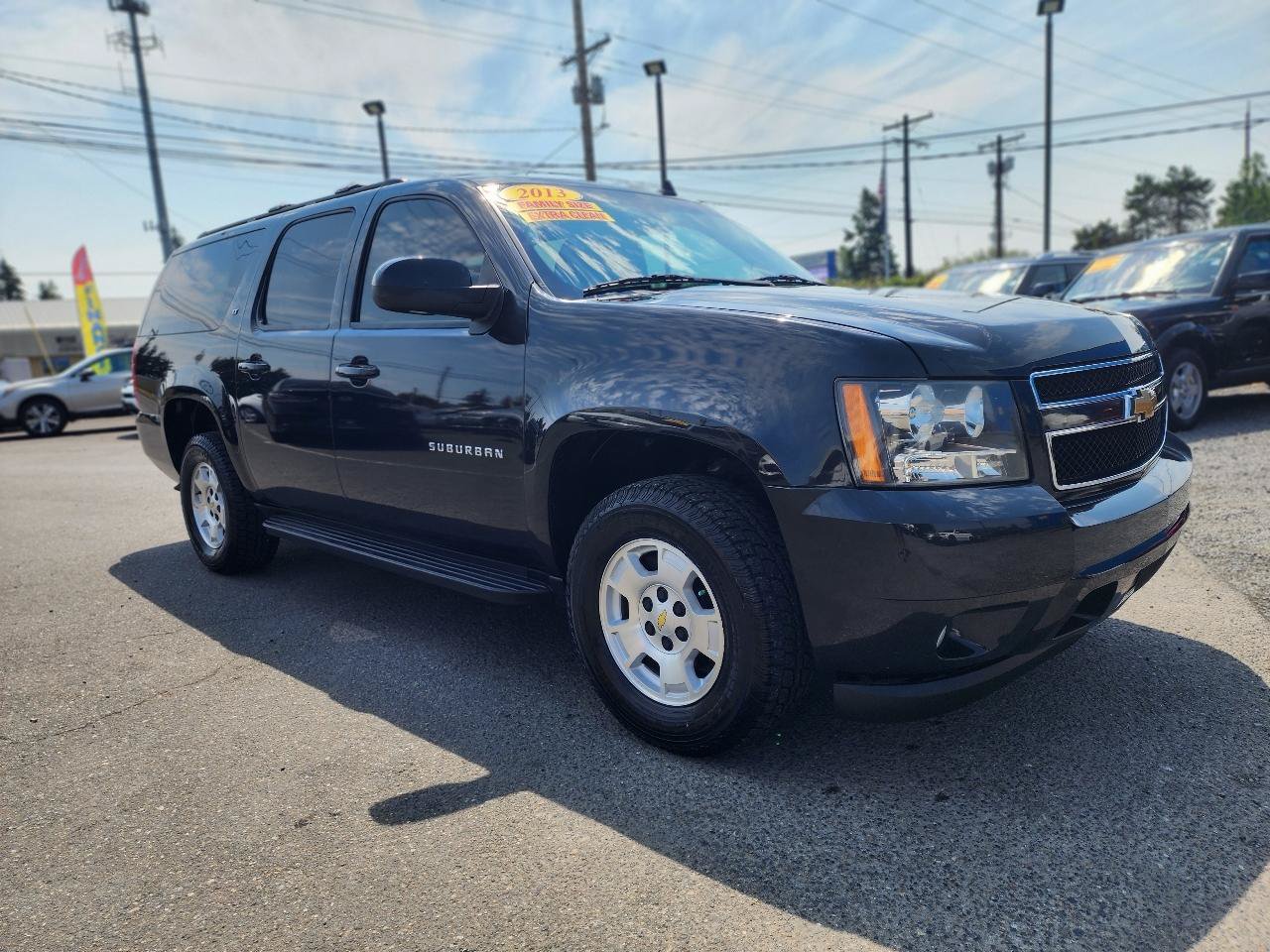 Used 2013 Chevrolet Suburban LT w/ Luxury Package AWD/4WD image 4