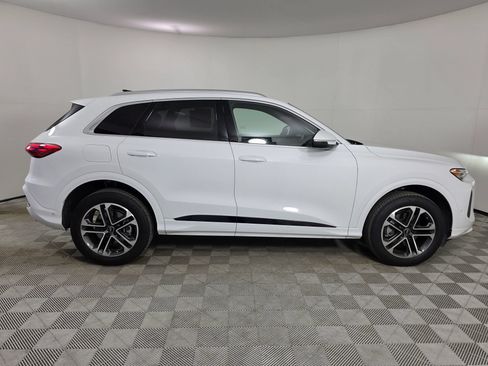 Certified 2025 Audi Q5 Premium w/ Convenience Package AWD/4WD image 8