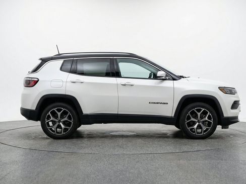 Used 2025 Jeep Compass Limited AWD/4WD image 11
