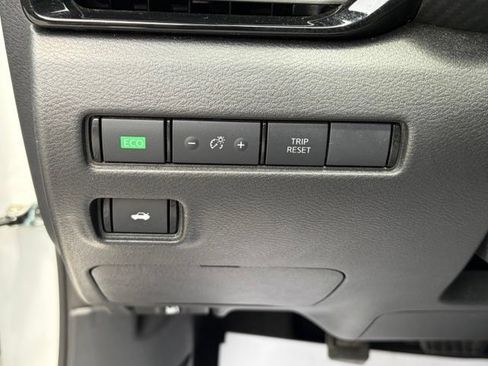 Certified 2024 Nissan Sentra SV FWD image 23
