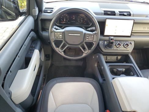 Used 2023 Land Rover Defender 130 X-Dynamic SE image 15