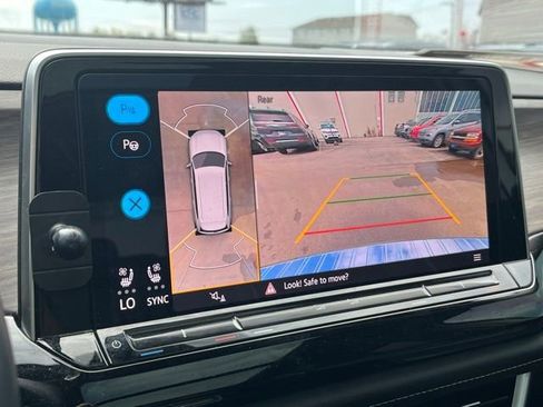 Used 2024 Volkswagen Atlas SEL Premium R-Line image 25