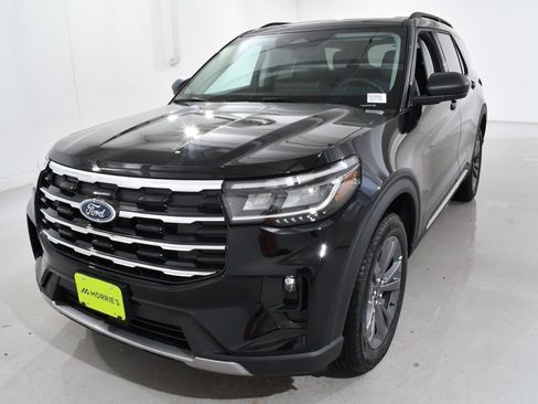 New 2025 Ford Explorer Active w/ Active Comfort Package image 2