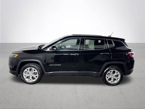 Used 2024 Jeep Compass Sport AWD/4WD image 9
