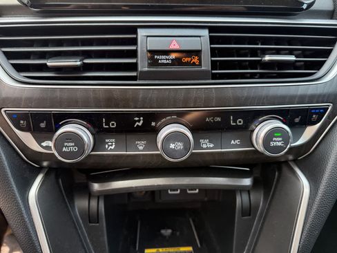 Used 2022 Honda Accord Touring image 17