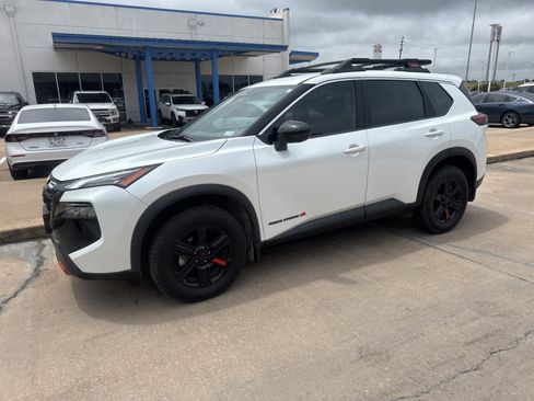 Used 2025 Nissan Rogue SV w/ Rock Creek Premium Package AWD/4WD image 2