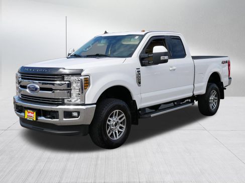Used 2019 Ford F350 Lariat w/ Lariat Value Package image 3