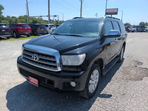 Used 2017 Toyota Sequoia Platinum AWD/4WD image 7