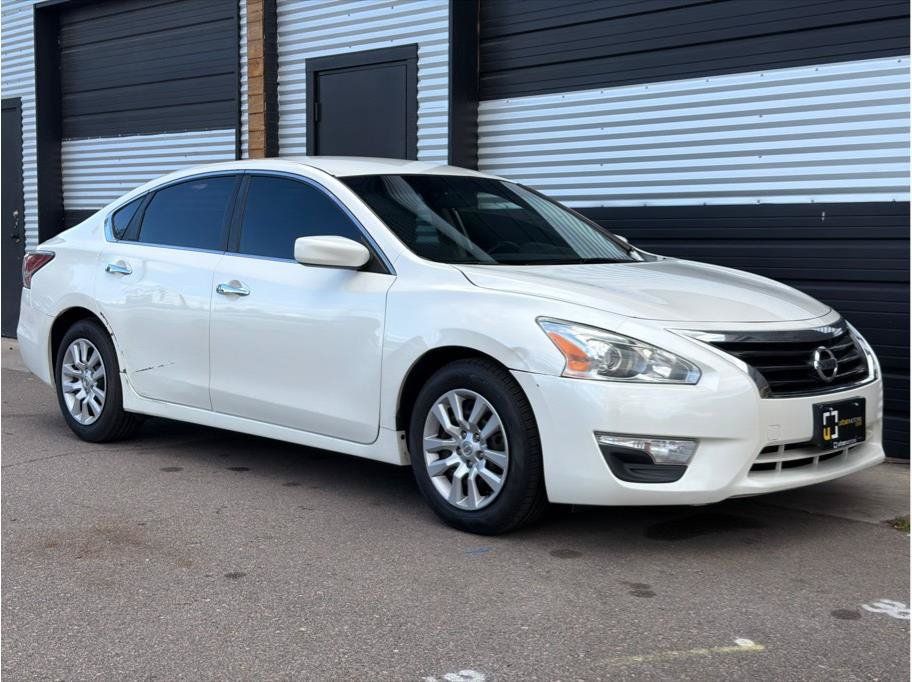 Used 2014 Nissan Altima 2.5 S w/ Display Audio Package FWD image 11