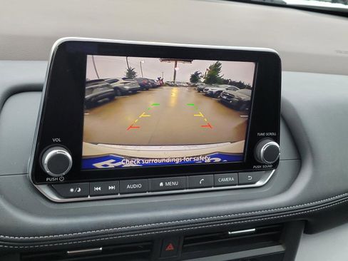 Used 2023 Nissan Rogue SV w/ SV Premium B Package image 10