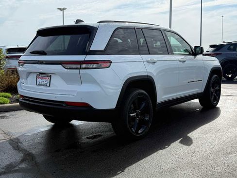 Certified 2023 Jeep Grand Cherokee Altitude image 4