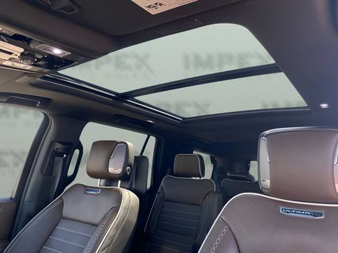 Used 2026 GMC Yukon Denali Ultimate w/ LPO, Floor Liner Package AWD/4WD image 13