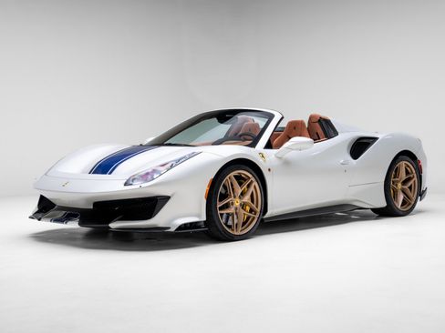 Used 2020 Ferrari 488 Pista Spider image 8