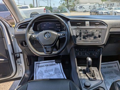 Used 2021 Volkswagen Tiguan SEL AWD/4WD image 49