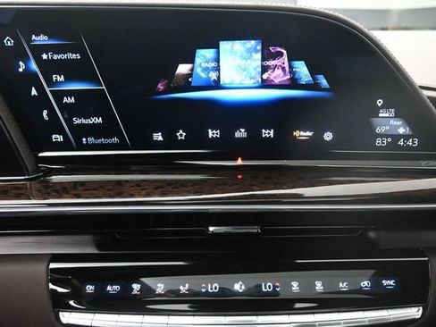 Used 2024 Cadillac Escalade Sport Platinum w/ Heavy-Duty Trailer Package AWD/4WD image 11