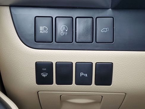 Used 2017 Toyota Highlander Limited AWD/4WD image 36