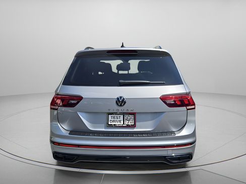 Certified 2023 Volkswagen Tiguan SE R-Line FWD image 4