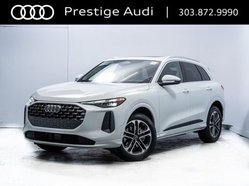 Used 2025 Audi Q5 Premium w/ Convenience Package image 2