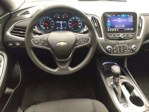 Used 2022 Chevrolet Malibu LT FWD image 22