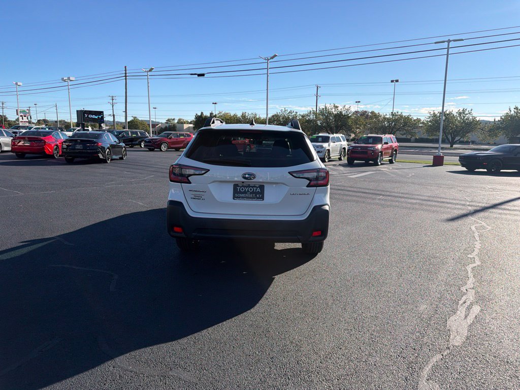 Used 2024 Subaru Outback Premium AWD/4WD image 4