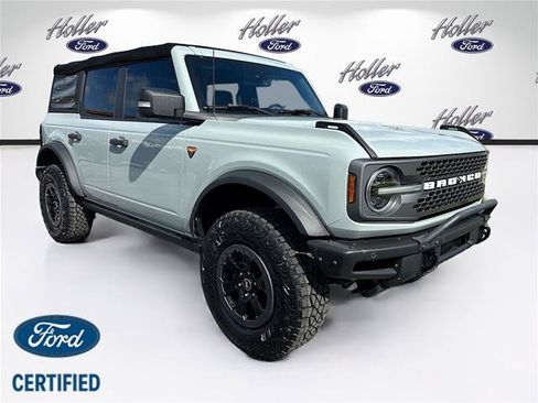 Certified 2022 Ford Bronco Badlands AWD/4WD image 1
