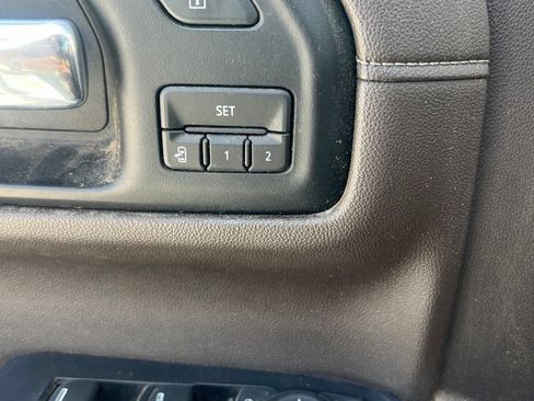 Used 2020 Chevrolet Silverado 1500 LTZ AWD/4WD image 10