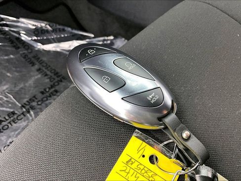 Used 2025 Hyundai Elantra Sport FWD image 11