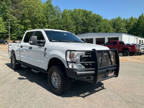 Used 2022 Ford F250 XL w/ Power Equipment Group AWD/4WD image 3