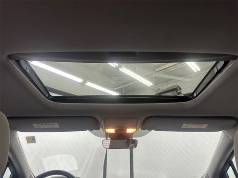 Used 2024 Honda Odyssey EX-L image 23