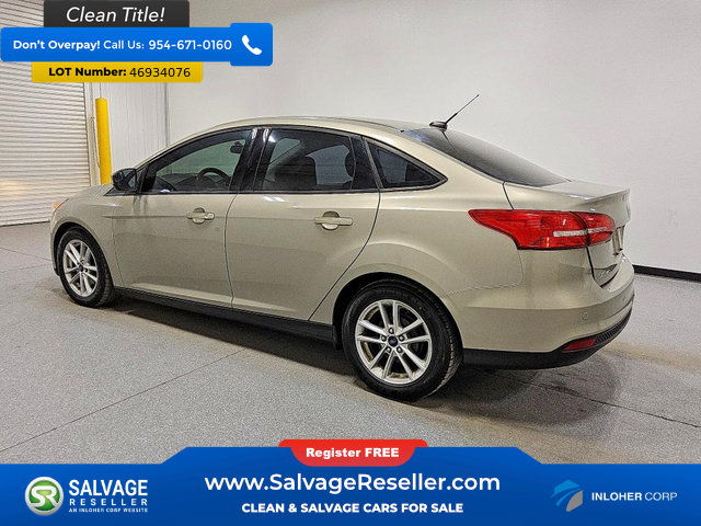 Used 2015 Ford Focus SE FWD image 3